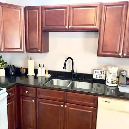 Cozy 2 Bedroom Townhouse Near Lake And Restaurants Гънтърсвил Екстериор снимка