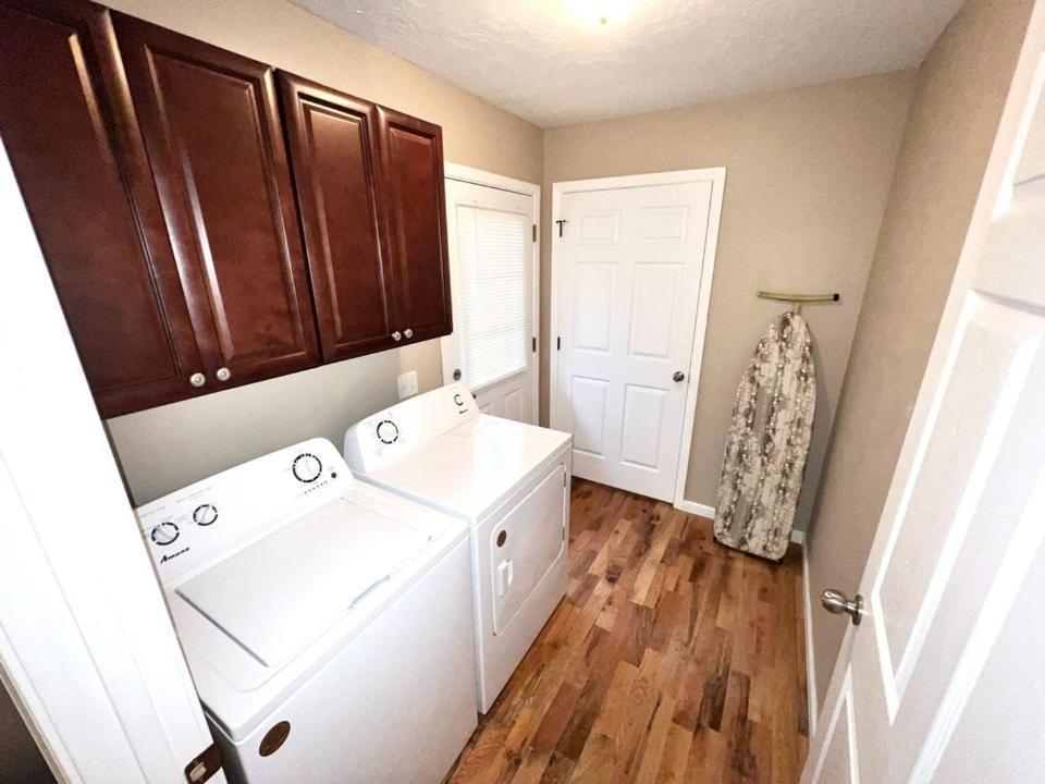 Cozy 2 Bedroom Townhouse Near Lake And Restaurants Гънтърсвил Екстериор снимка